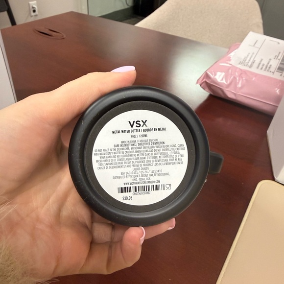 VICTORIA SECRET VSX BLACK TUMBLER WITH STRAW 40oz - Picture 3 of 6